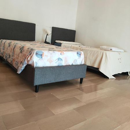 Antonelli Apartment Новара Екстериор снимка