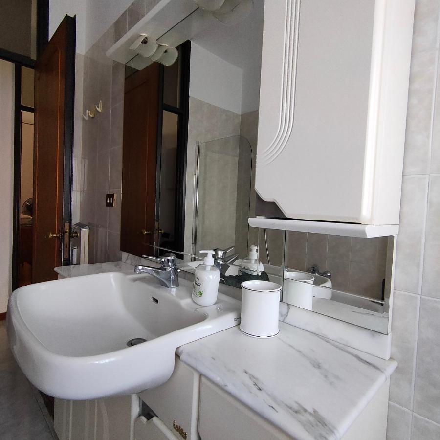Antonelli Apartment Новара Екстериор снимка