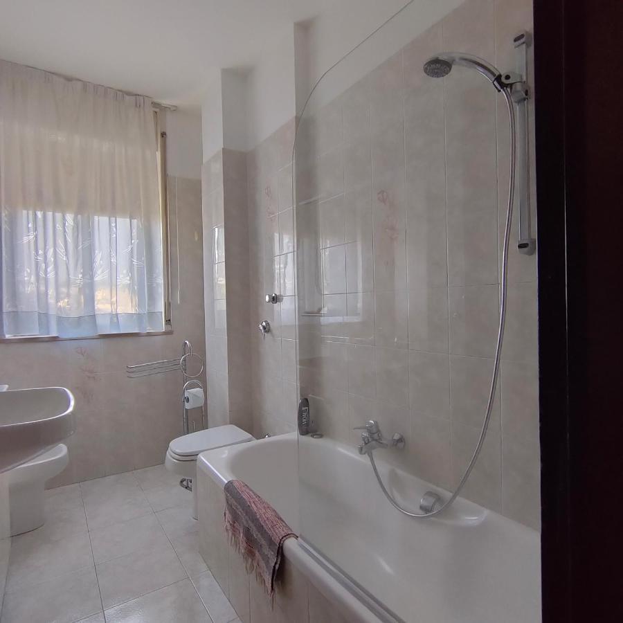 Antonelli Apartment Новара Екстериор снимка