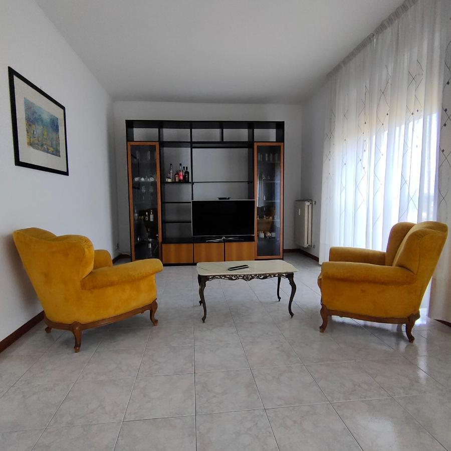 Antonelli Apartment Новара Екстериор снимка