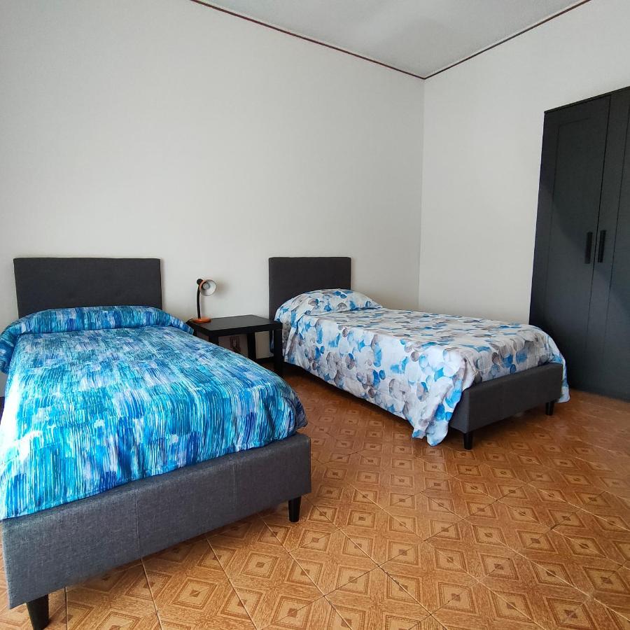 Antonelli Apartment Новара Екстериор снимка